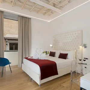 Navona 3*, Roma Italia